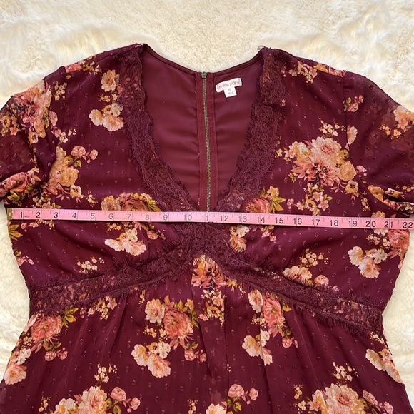 Floral Burgundy Dress with Lace Trim XL - Picture 8 of 9
